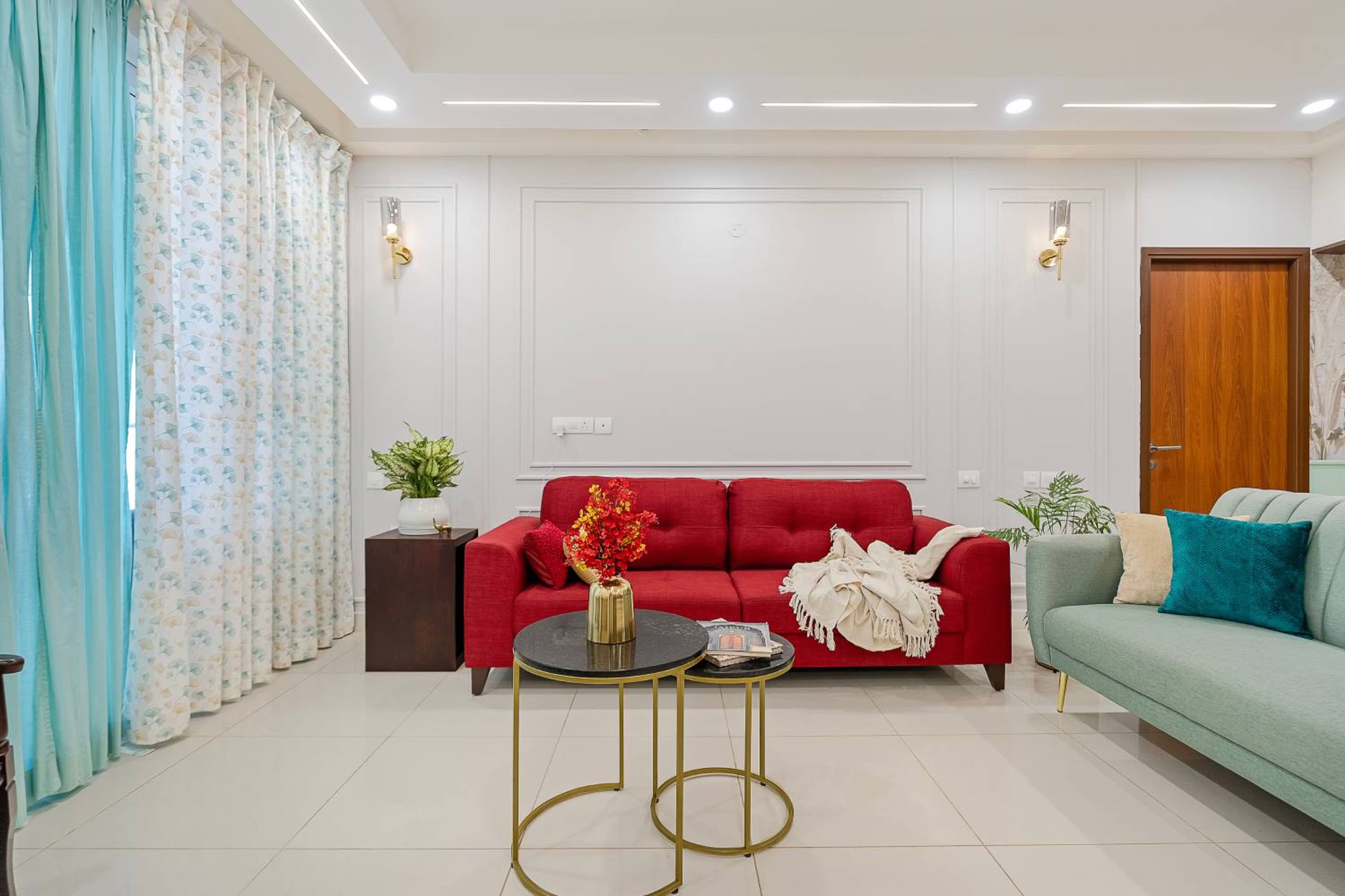 Modern Single-Layered False Ceiling Design In Rectangle Shape With Cove Lights