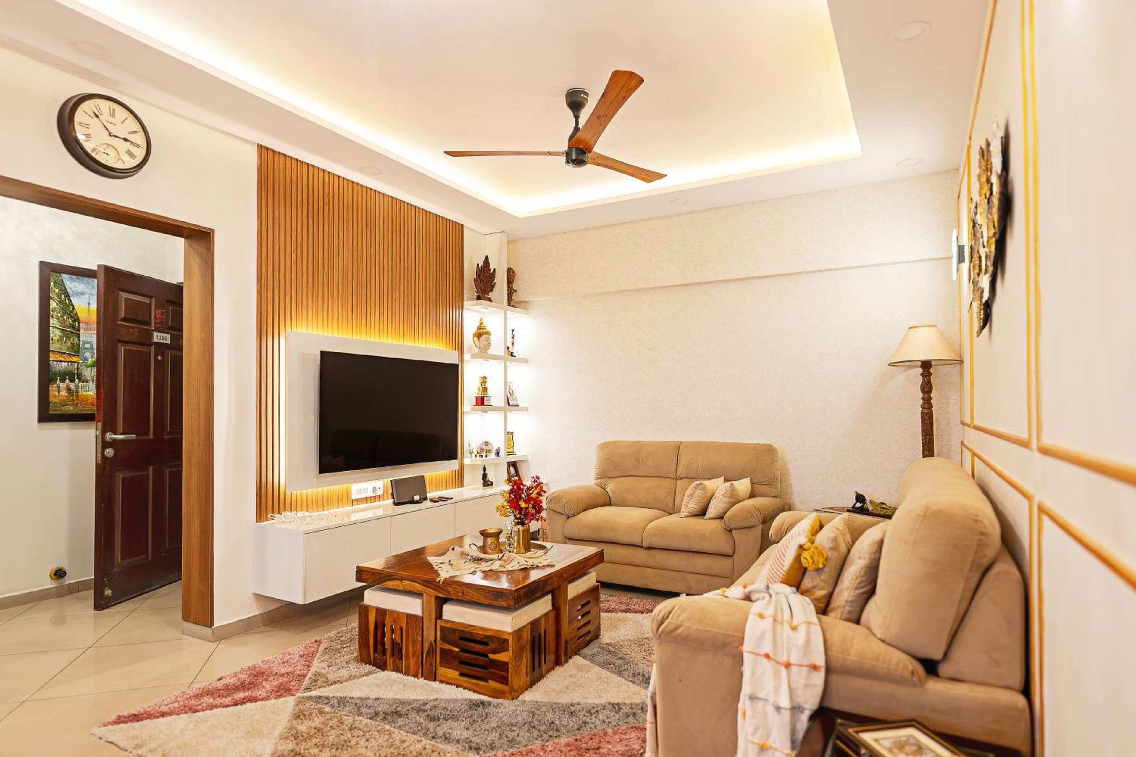 Modern Single-Layered False Ceiling Design With Recessed Cove Lighting